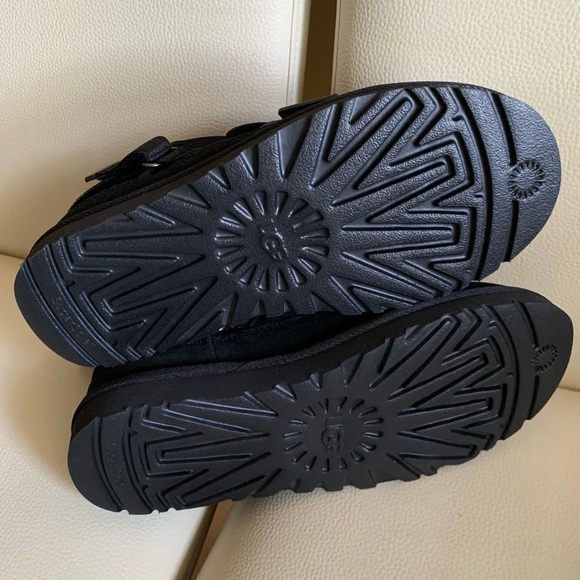 NWOB UGG Classic Ultra Mini Hybrid Strap Short Boots - Picture 14 of 17